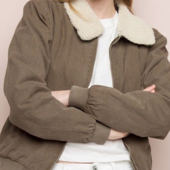Brandy Melville Jackets & Blazers - Brandy Melville Sherpa lined canvas jacket